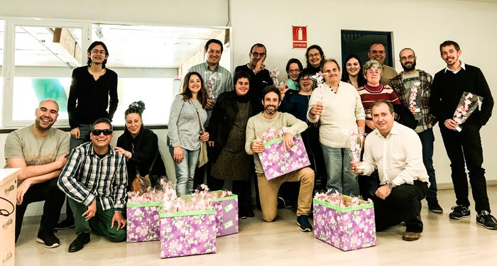 STP Group empresa de tecnologia y Caviga celebran el dia de Sant Jordi en Viladecans